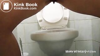 Pissing And Shitting On Cam