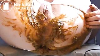 Shit in white pantyhose