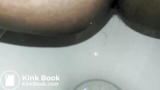 Toilet poop