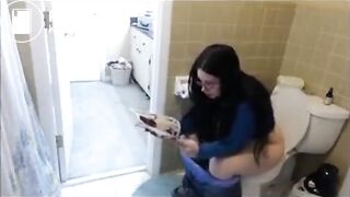 Chubby Brunette Toilet Shit