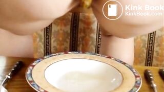 Plate Pooping Milf