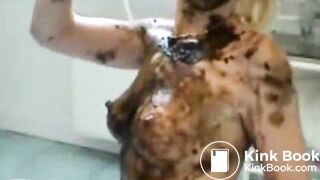 shit-on-her-face saugeil