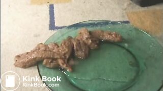 CUTE BLACK GIRL POOPING ON A PLATE