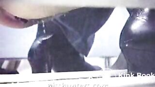 15172ph_1506_p5_poop_shitting