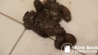 Scat bitch loves to show off