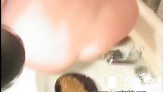 2 Girls shit in bowls and then rub on their bodies