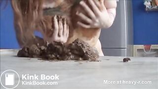Girl Smears And Eats Her Shit