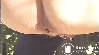 9836Big_Butt_girl_shits