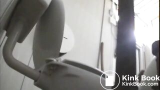 ___ARESTRA___ita_woman_shitting