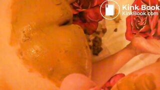 shit play smearing on hur on ass and y pee on hur