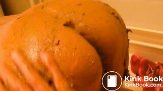 shit play smearing on hur on ass and y pee on hur