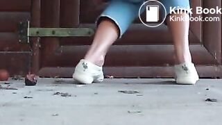 beim Nachbar vor der Tür geschissen