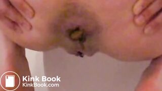 Girl Piss And Shit On Toilet