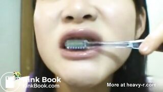 Japanese tooth brushing