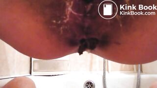 Girls Pooping