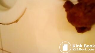 naugty arab girl pooping