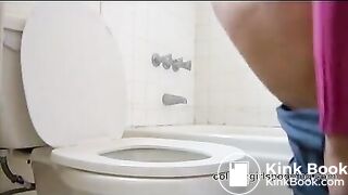 Beautiful ebony girl from college shitting - Scat Video Collection