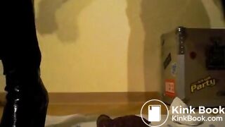 Girl Lays Down A Big Turd