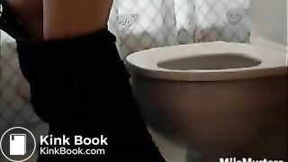 pornativecom - Pornativecom - Hot Lady Pooping And Farting On Toilet_2