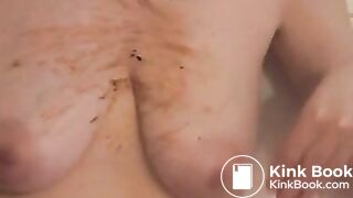 0kaviar-teen_in_der_badewanne