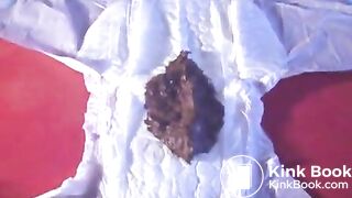 BBW SHITTING ON COUCH