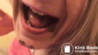 Blonde MILF eat her shit