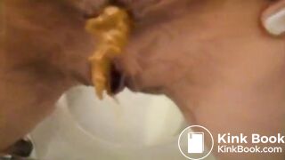 Amateur Babe Pooping #48