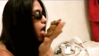 Sexy Babe Scat Licking and Smearing Session