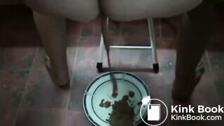 Brazilian Chubby House Wife Shitting