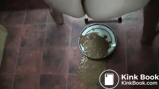 Brazilian Chubby House Wife Shitting