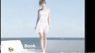 Lady Poop In Publicmp4