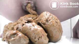 Amateur Babe Pooping #26