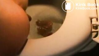Amateur Babe Pooping #41