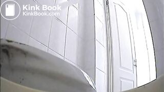 Lady doesn't wipe her ass!