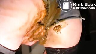 Scat in Jeans Hot-Pants