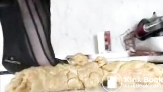 Leggy Model Taking A shit