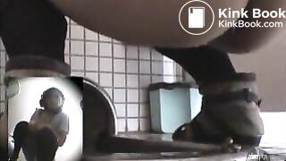 Jap Girls Pooping