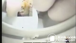 8120_poop_shitting
