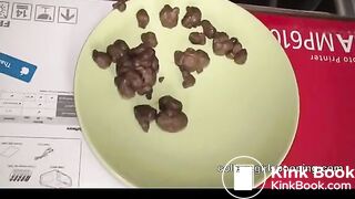 Brunette Teen Pooping