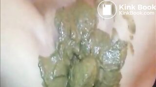 ScatrinaCom - Husband shits on pussy of his wifeflv