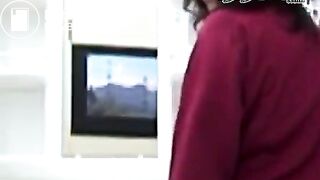 Asian Teens On The Toilet