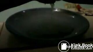 Black girl takes a dump on a platemp4