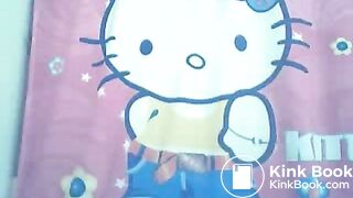 girl_plays_on_webcam_then_poops