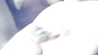 girl_plays_on_webcam_then_poops