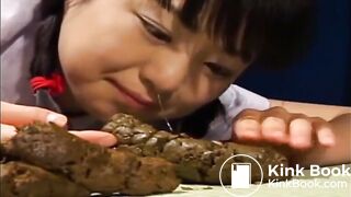 Cute Asian Babe Worships her poop