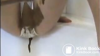 amator wife shits with pantyhose and thong on