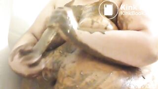 Yucky Princess gags and smears shit on tits