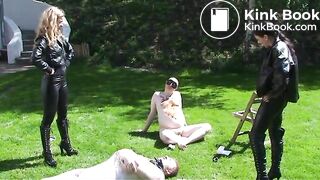 Zwei Herrinnen zwei Sklaven Scat