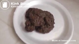 Cute girl takes a nasty dump, great sounds