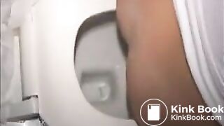 AmazingGirlsPooping (8)